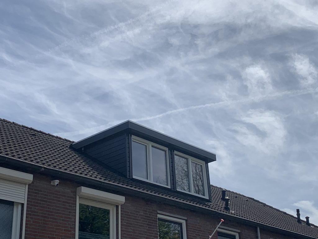 Geplaatste prefab kunststof dakkapel in Ussen Oss